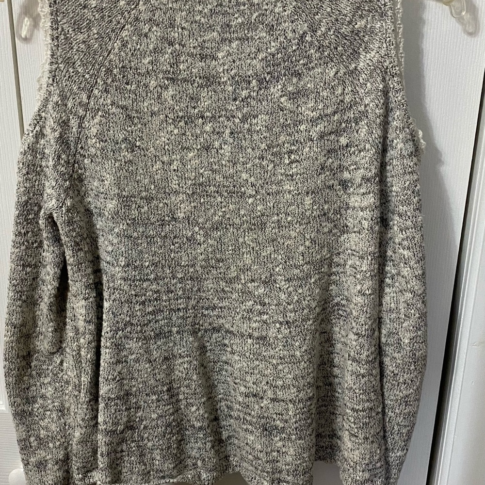 Sweater - Picture 2 of 3